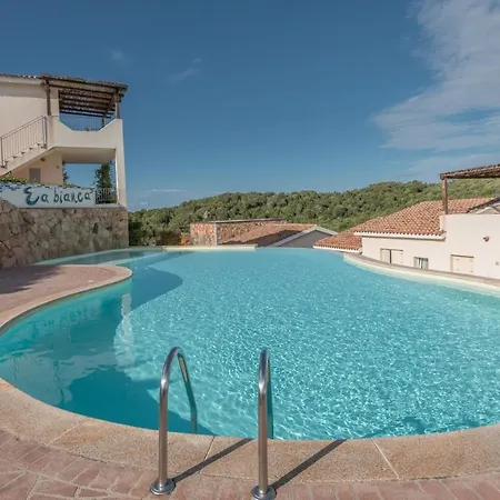 Elegant Ea Bianca 2 Bedroom Sleeps 6 Extra Bed Available N0614 Cala Bitta