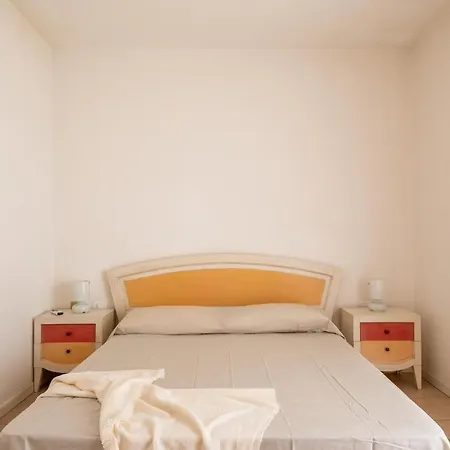 Elegant Ea Bianca 2 Bedroom Sleeps 6 Extra Bed Available N0614 Apartment Cala Bitta
